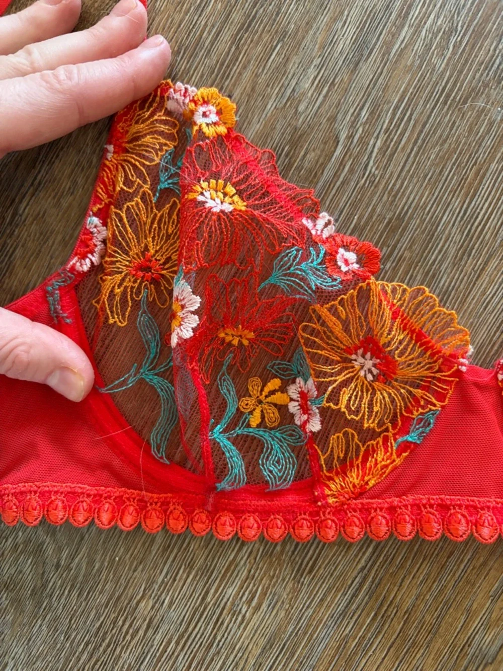 Victoria's Secret Red Floral Embroidered Underwire Bra with Multicolor Accents - Picture 2 of 4